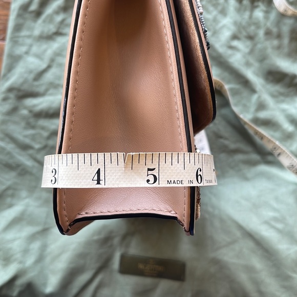 Valentino butterfly medium shoulder bag. Beige with beaded butterfly’s! - Picture 9 of 12